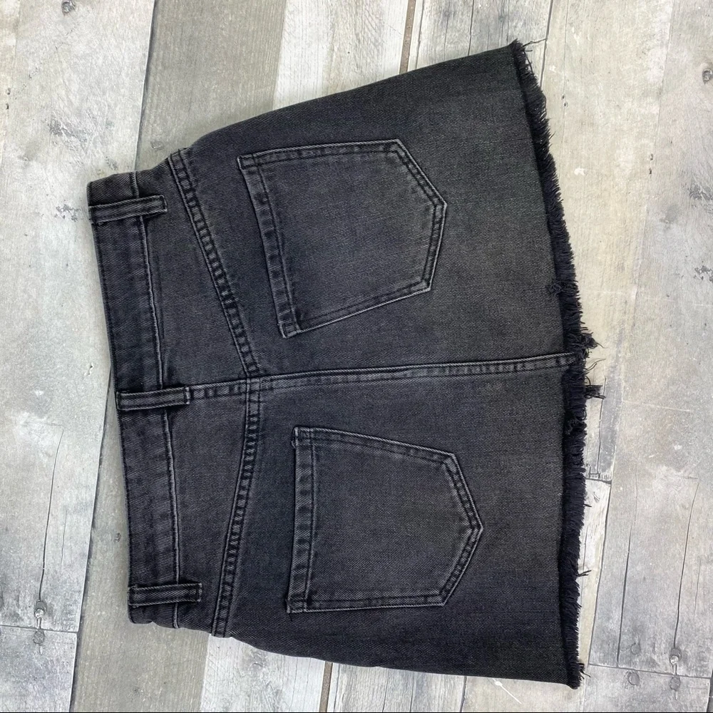 Free People We the Free Black jean mini skirt zip it up size 25